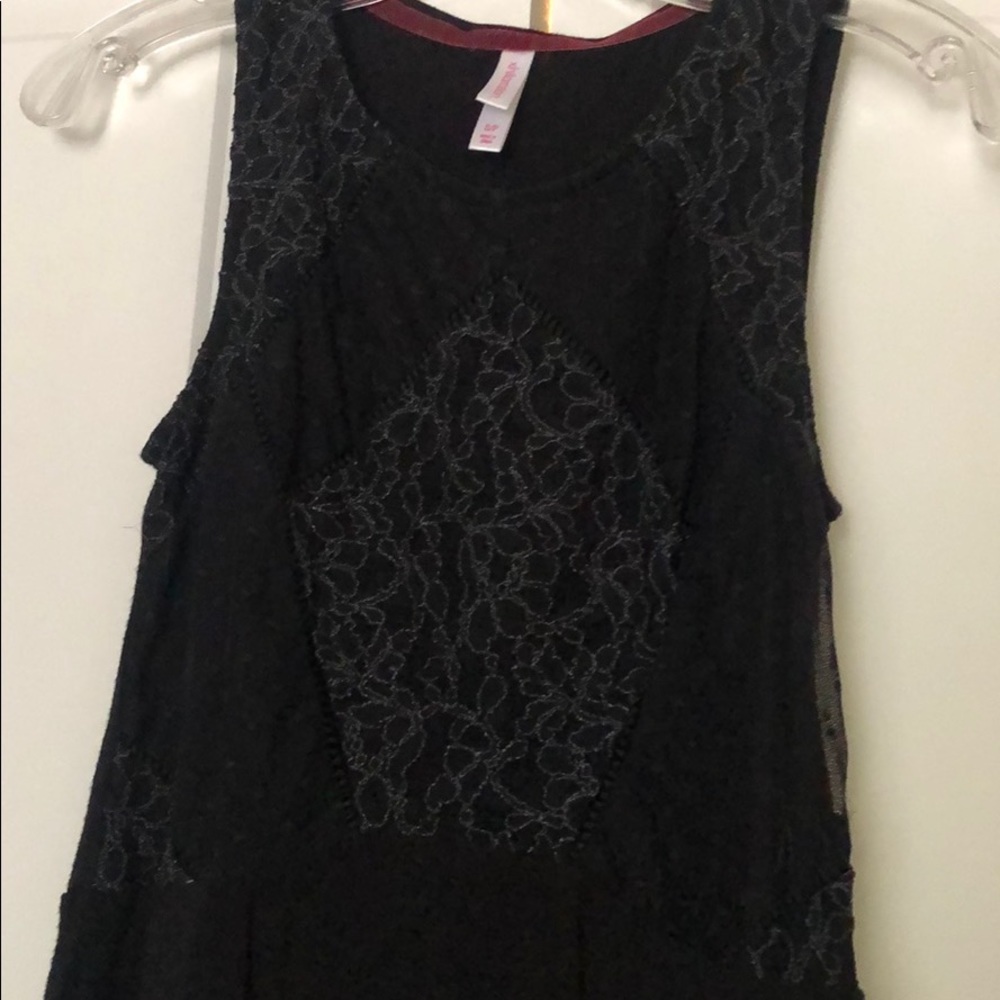 Tank top - Picture 2 of 3